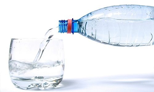 Минеральная вода при панкреатите назначается достаточно часто, но пользу она может принести только при регулярном применении по указанной врачом методике